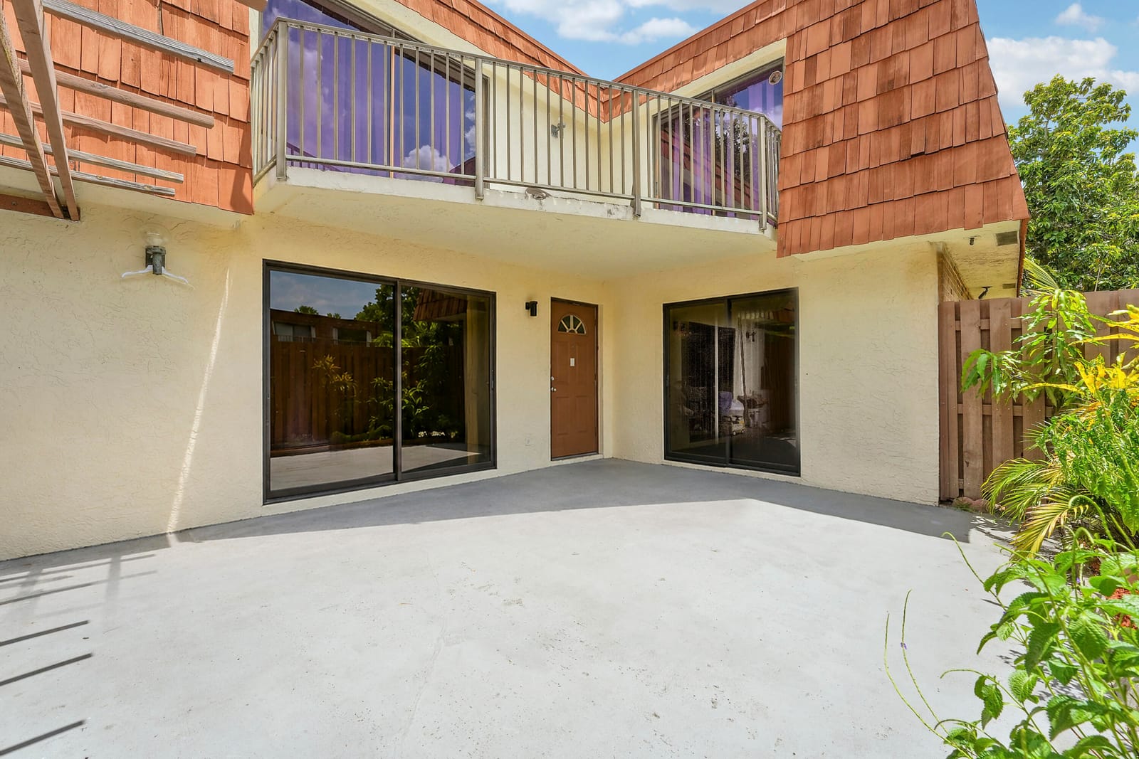 8389 N Coral Circle, North Lauderdale, FL 33068