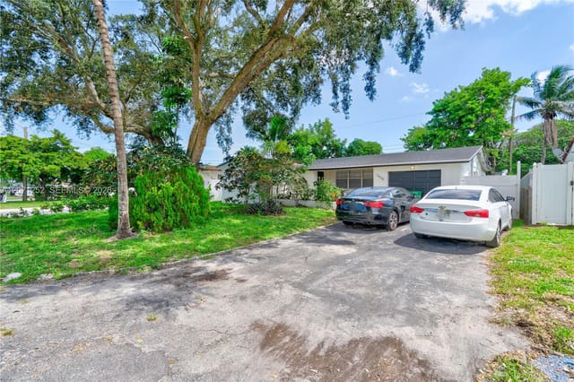 7636 Alhambra Boulevard, Miramar Park 2nd Add, Miramar, FL