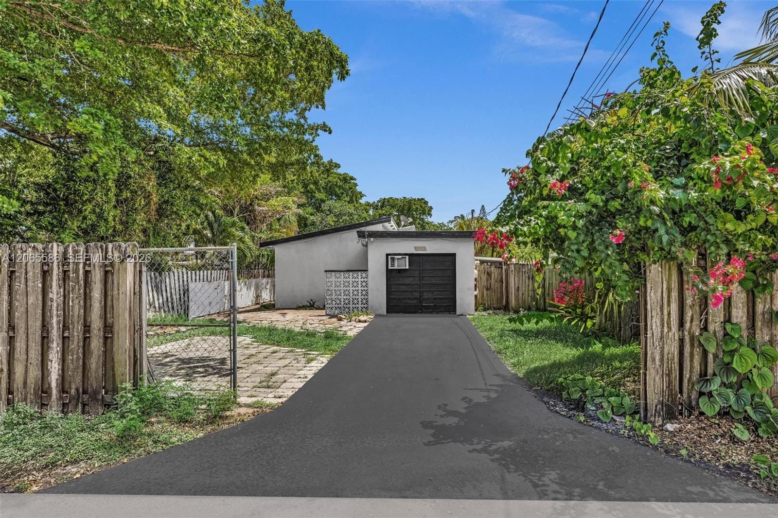 1943 Rodman Street — photo 6
