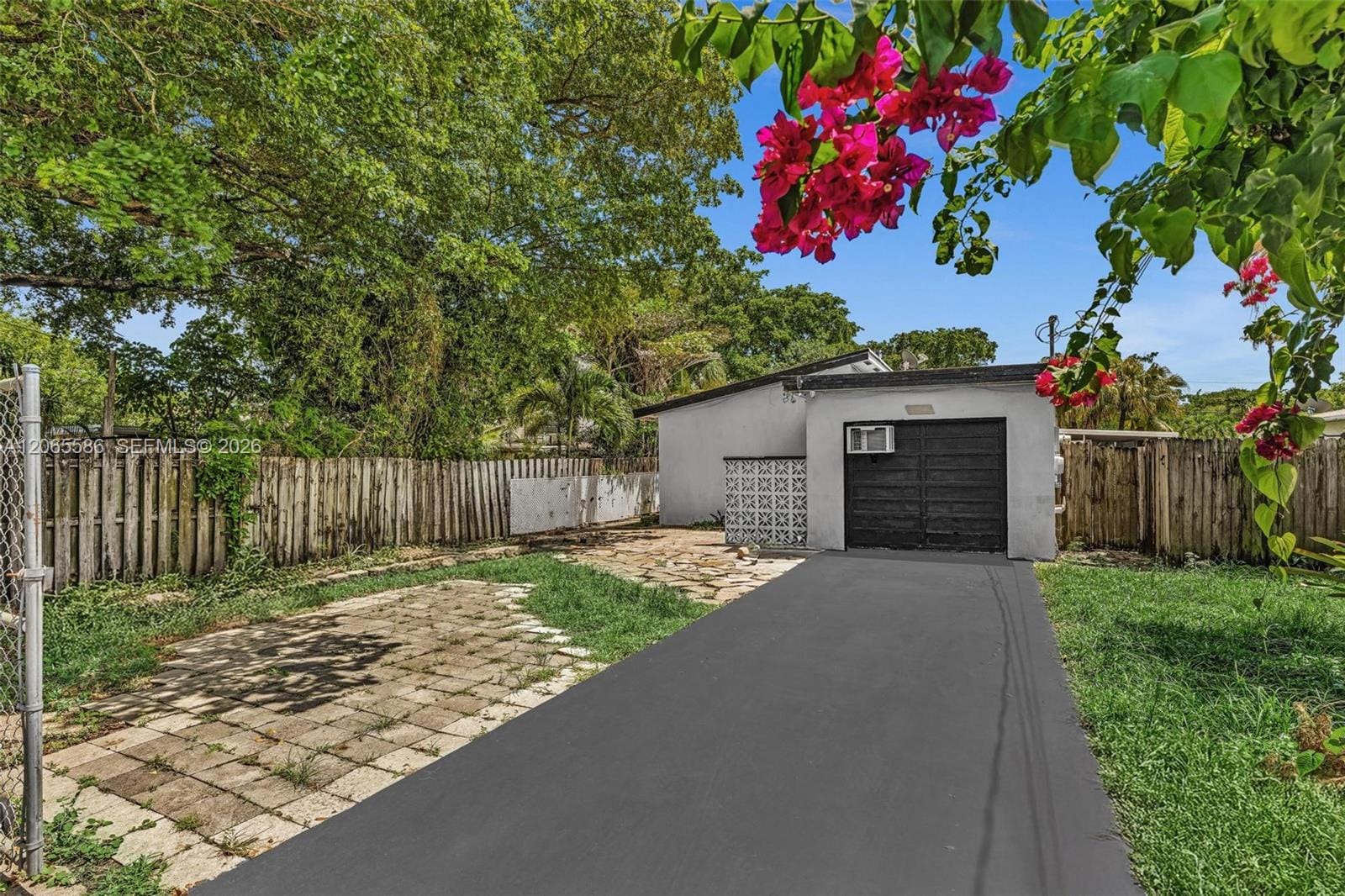 1943 Rodman Street — photo 7