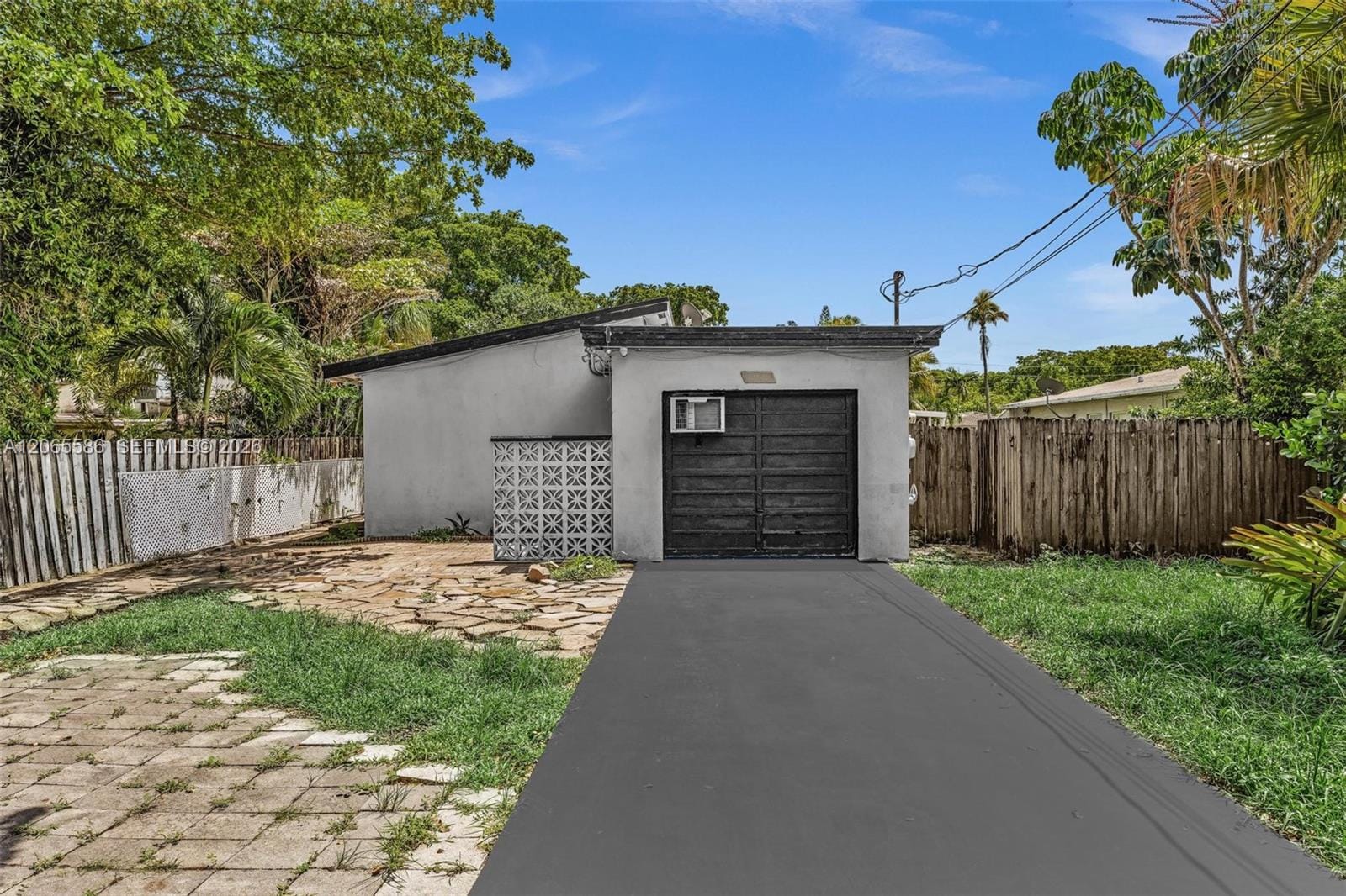 1943 Rodman Street — photo 8