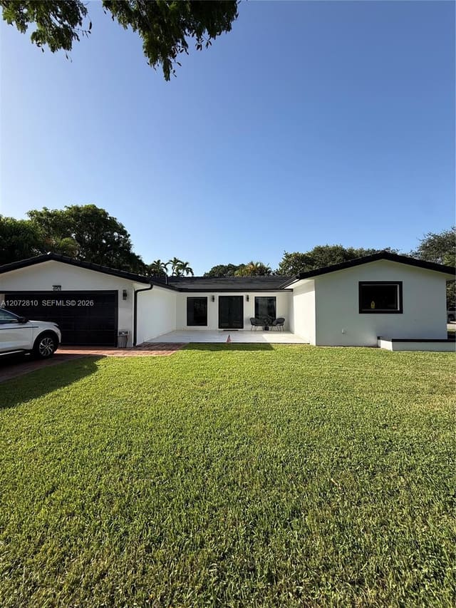 6901 S Miami Lakeway S, Villas Of Miami Lakes, Miami Lakes, FL