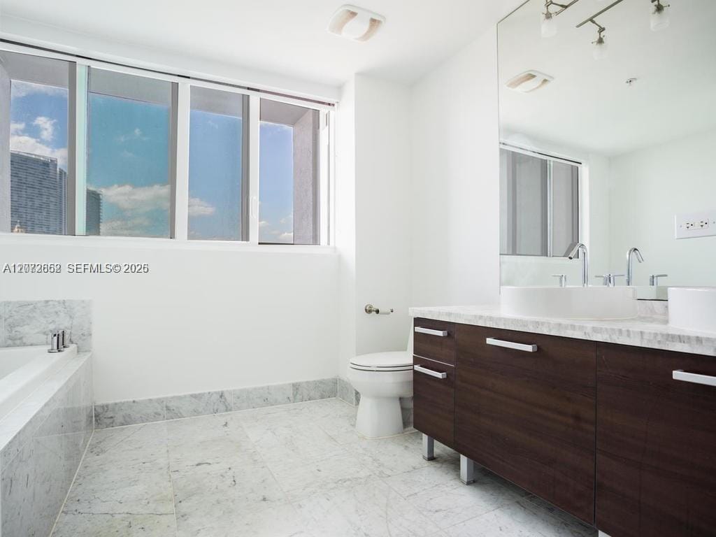 244 Biscayne Boulevard 1202, Miami, FL 33132 photo 21