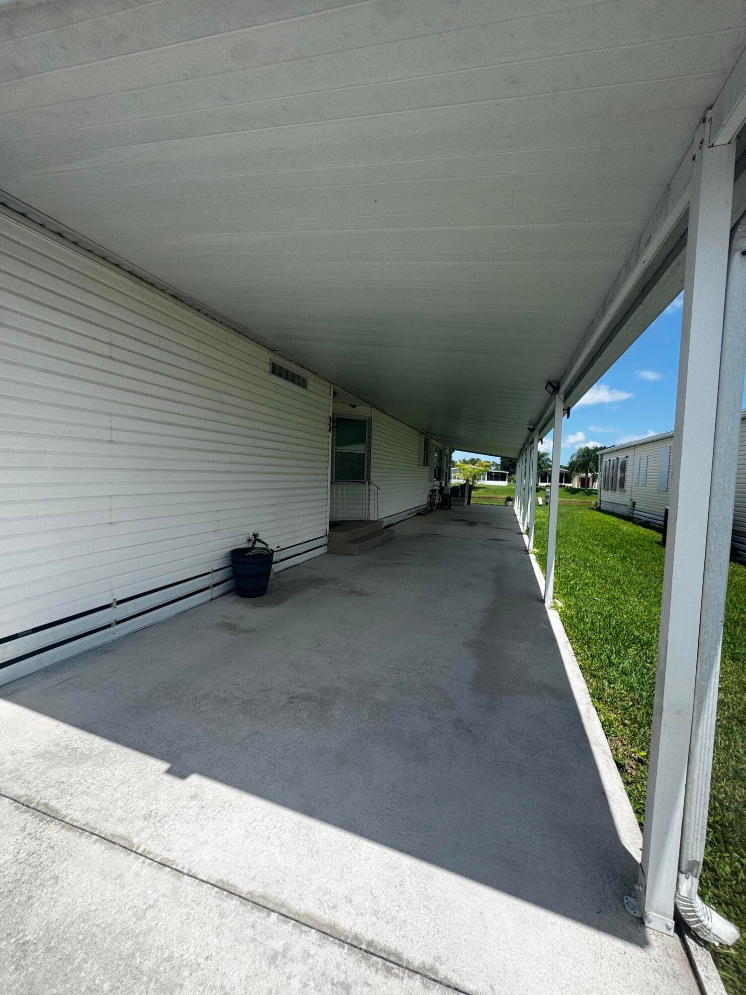6732 Sinsonte Court, Fort Pierce, FL 34951 photo 11