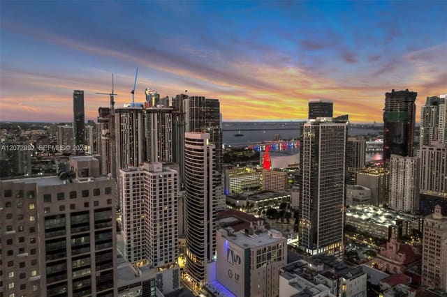 225 N Miami Avenue 210, District 225, Miami, FL