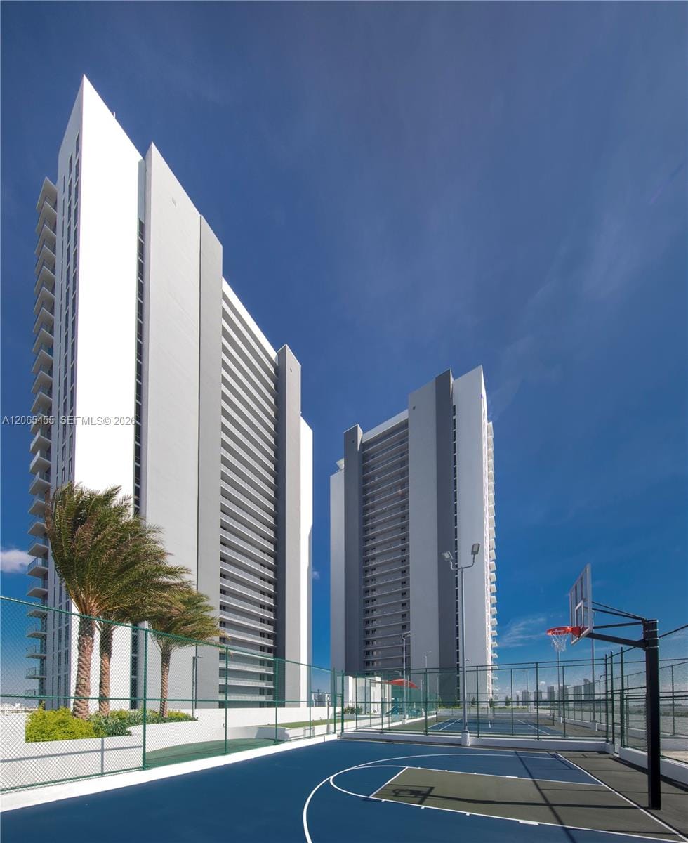16385 Biscayne Blvd # 419, North Miami Beach, FL 33160