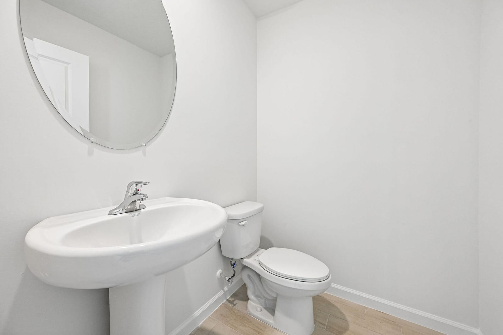 643 Salisbury Circle — photo 3