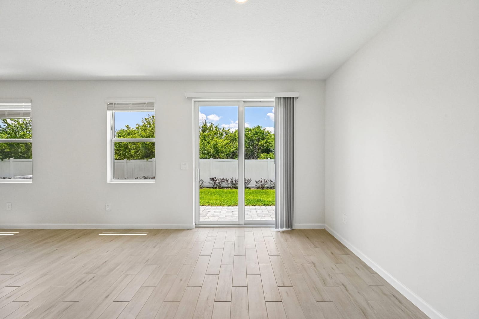 643 Salisbury Circle — photo 4