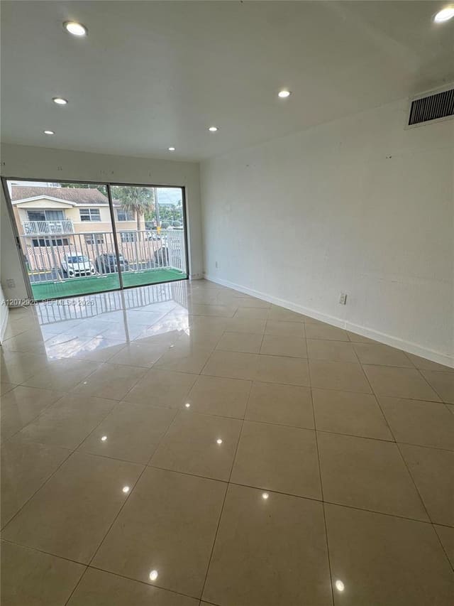 4530 NW 79th Avenue 2D, Doral Gardens, Doral, FL