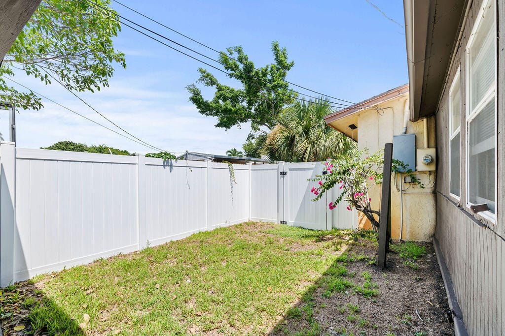 1102 Florence Road, Lantana, FL 33462 photo 17