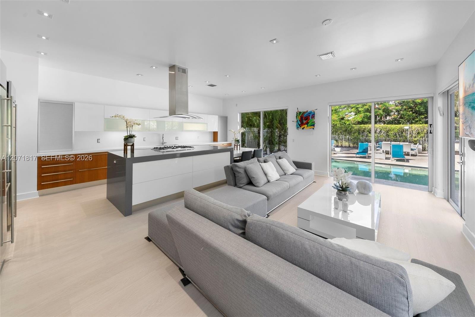 19522 NE 17th Avenue, Miami, FL 33179