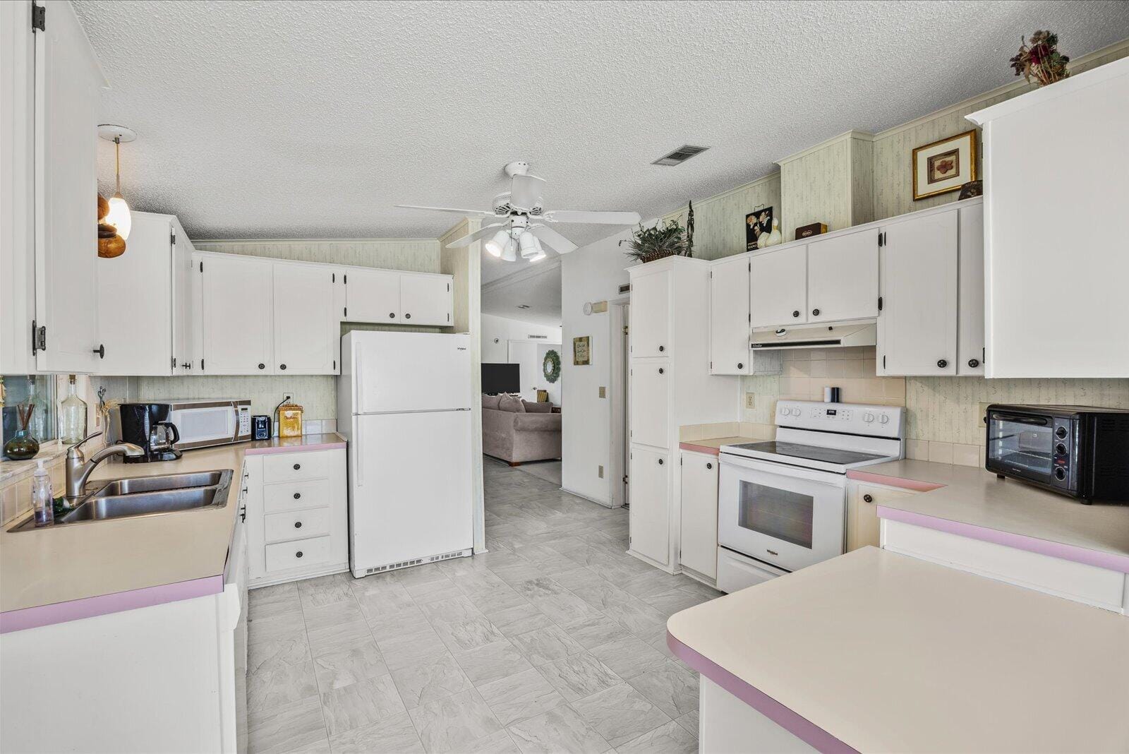 8498 Lavender Court — photo 4
