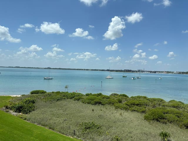 31 HARBOUR ISLE Drive W PH05, Harbour Isle At Hutchinson Island West, Fort Pierce, FL