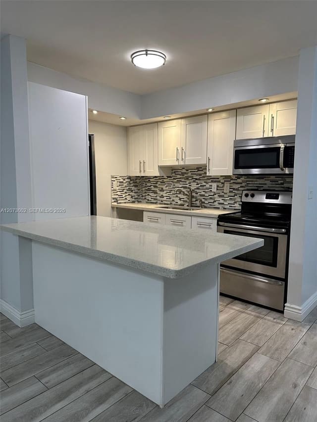 18875 NW 62nd Avenue 106, Hialeah, FL 33015