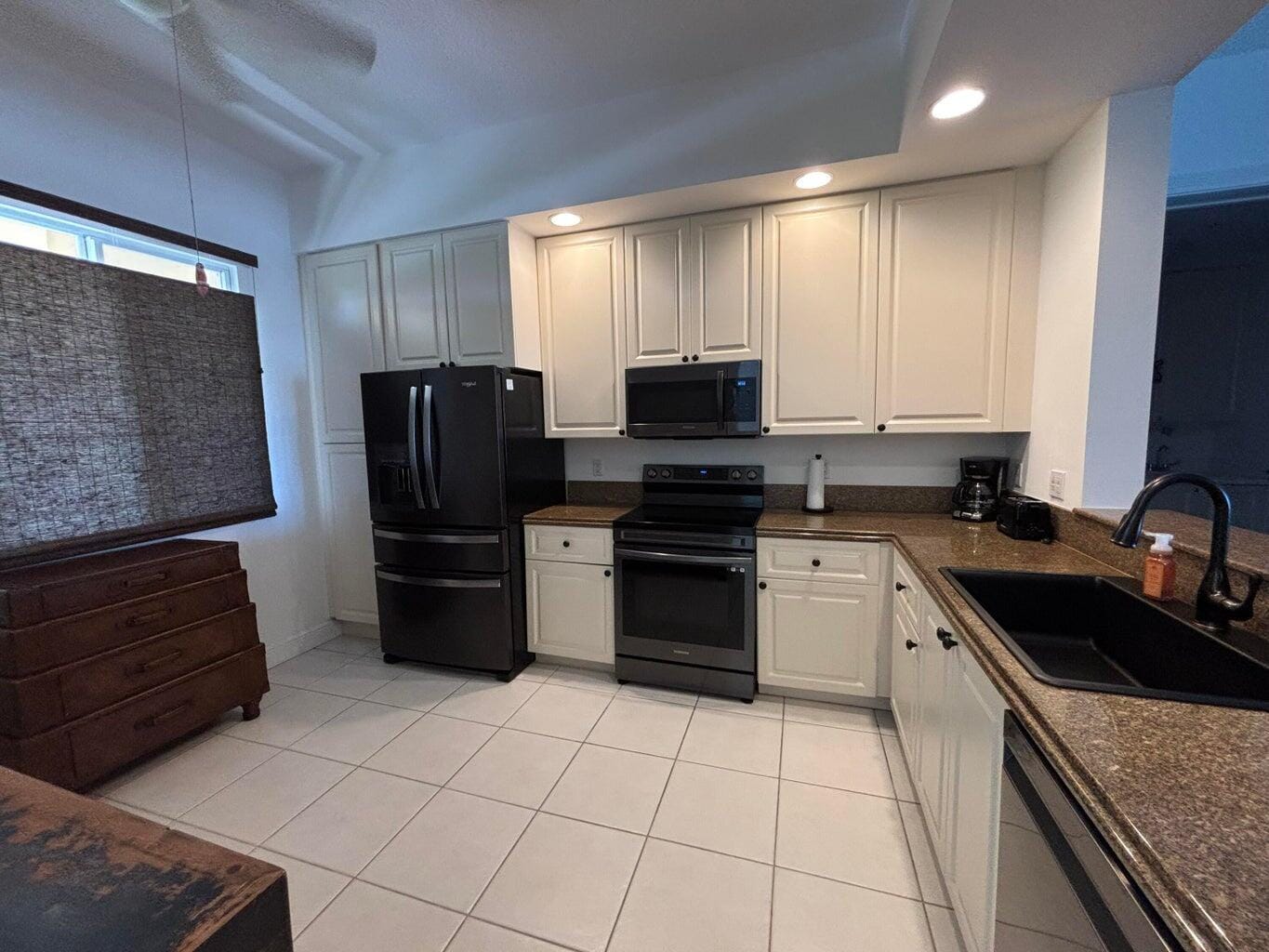 12 HARBOUR ISLE Drive W 306 — photo 3