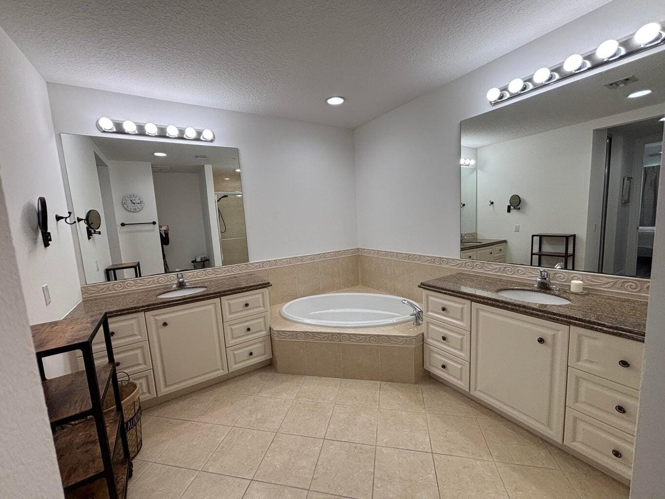 12 HARBOUR ISLE Drive W 306 — photo 5