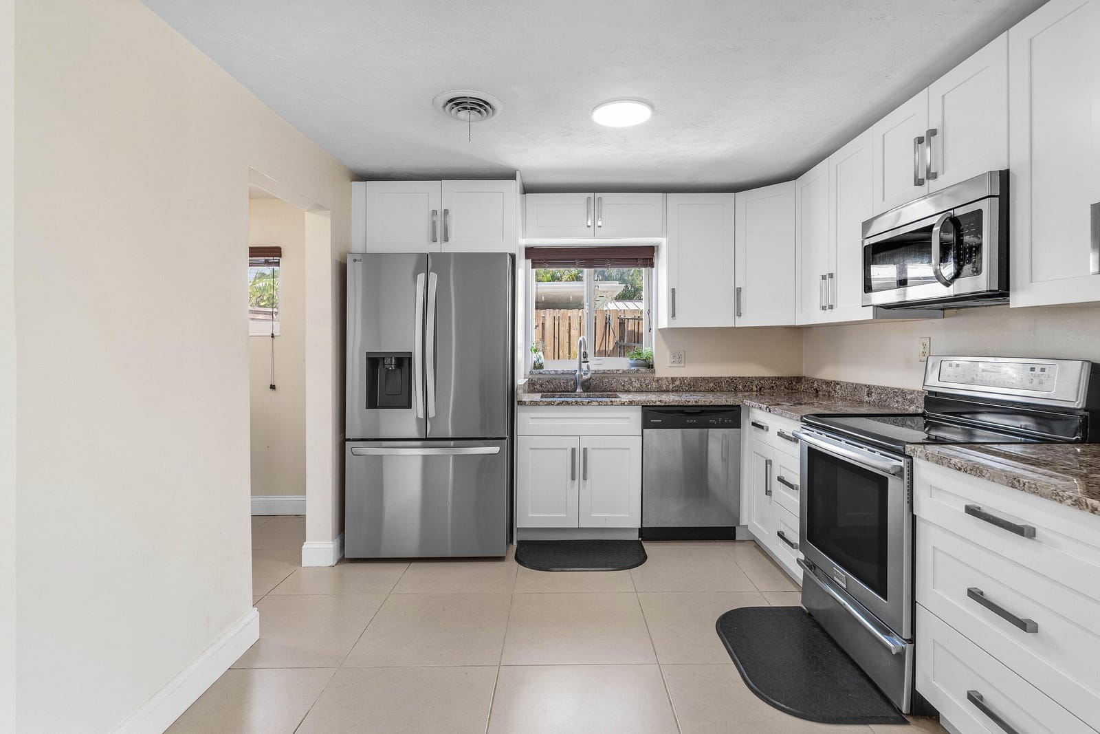 1620 SW 4TH Avenue — photo 11