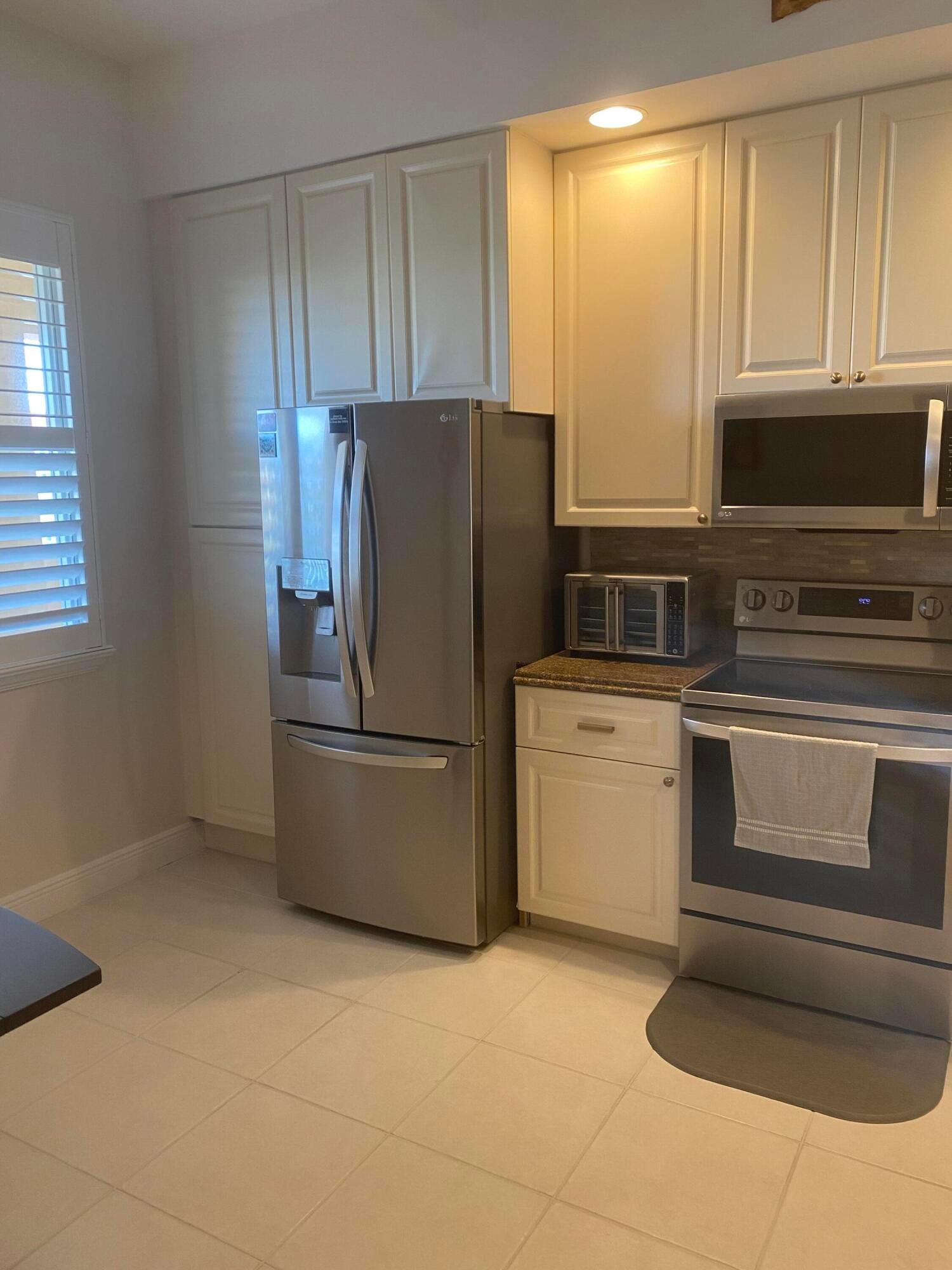 7 HARBOUR ISLE Drive E 304 — photo 6