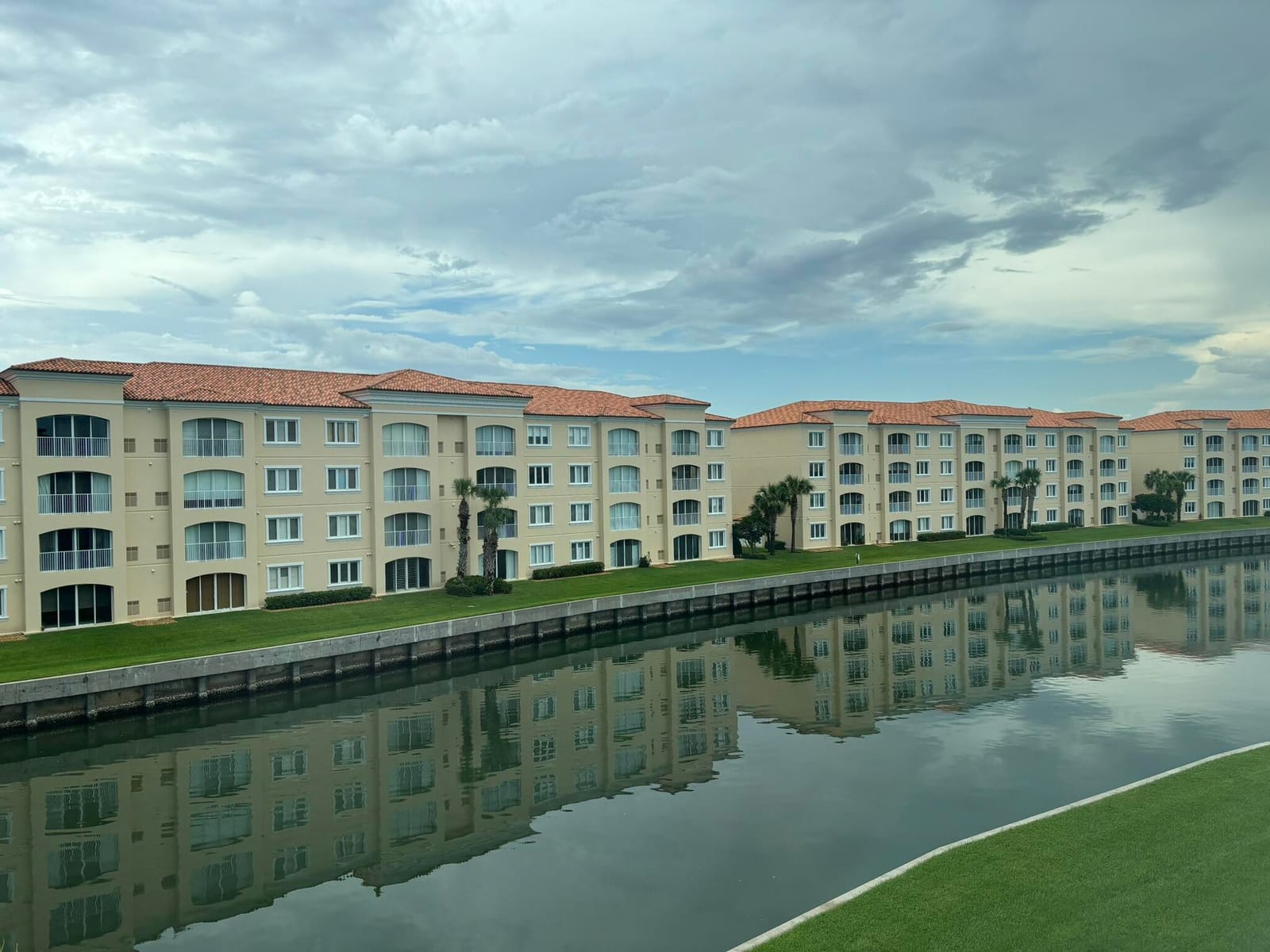 7 HARBOUR ISLE Drive E 304