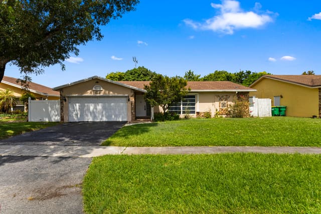 3750 NW 73rd Avenue, Boulevard West, Lauderhill, FL