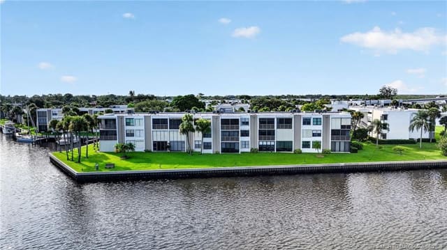 1950 SW Palm City Road 14-302, Circle Bay Yacht Club, Stuart, FL