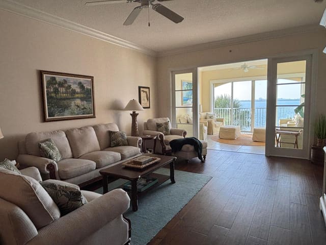 29 HARBOUR ISLE Drive W 304, Fort Pierce, FL 34949