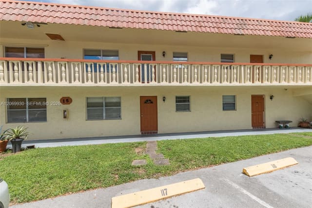 3777 NW 78th Avenue 15C, Davie, FL 33024