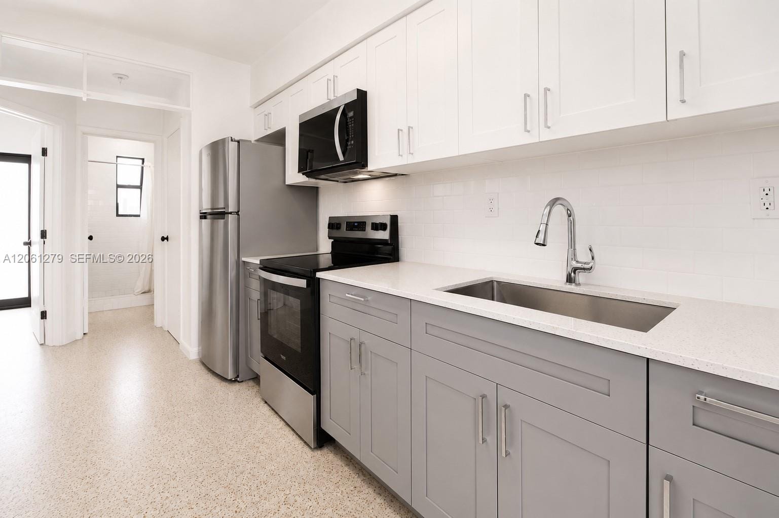 2247 SW 9th Street — photo 12