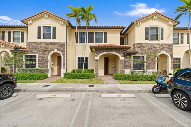 8881 W 35th Lane, Bellagio Villas, Hialeah, FL