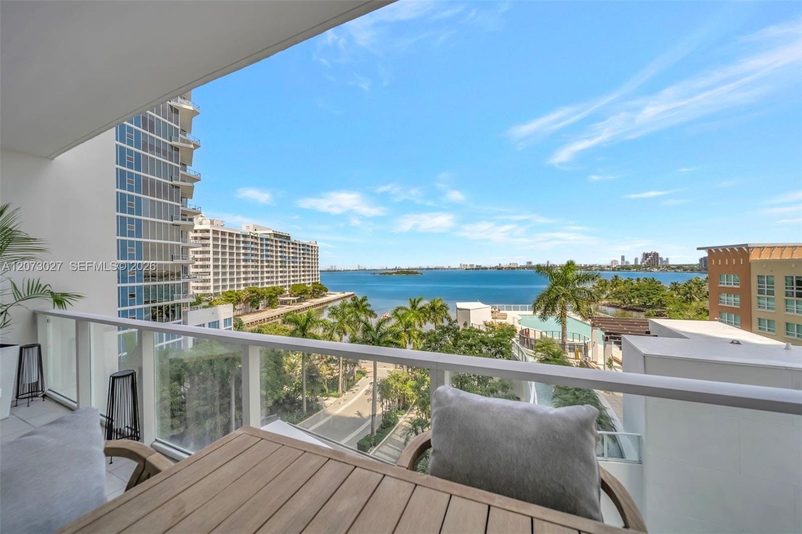 2020 N Bayshore Drive 708 — photo 3