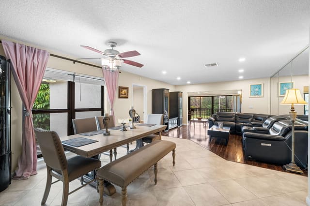 21669 TALL PALM Circle 1B, Boca Raton, FL 33433