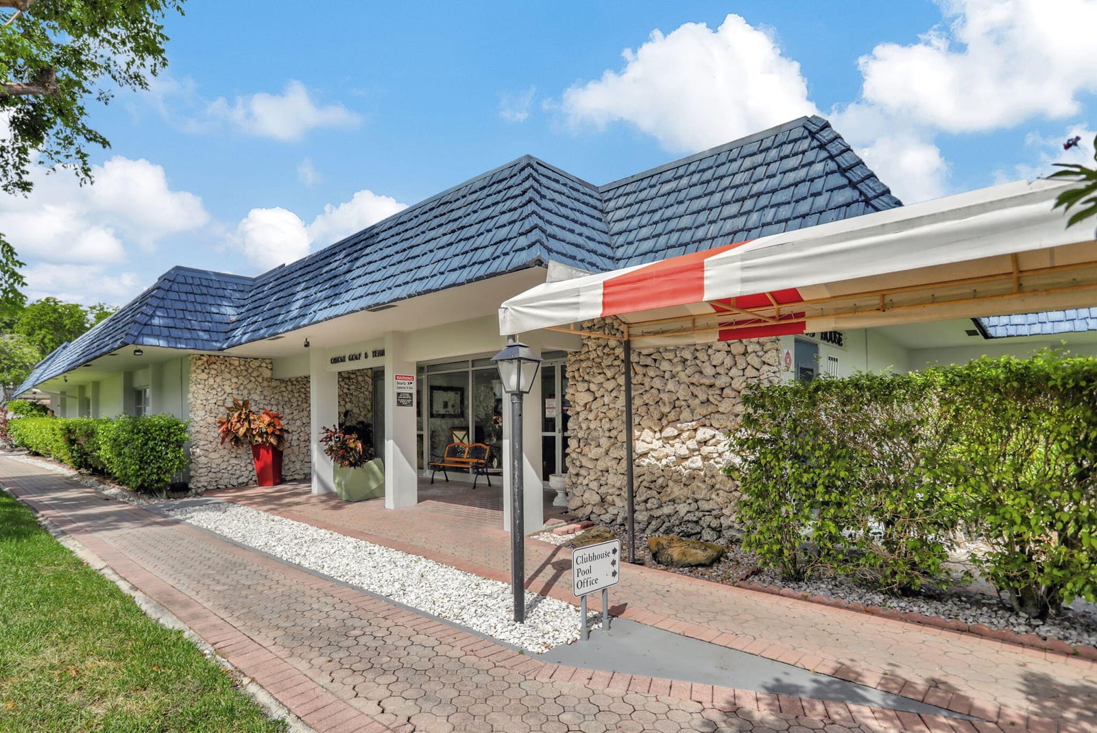 7827 GOLF CIR Drive 301, Margate, FL 33063 photo 2