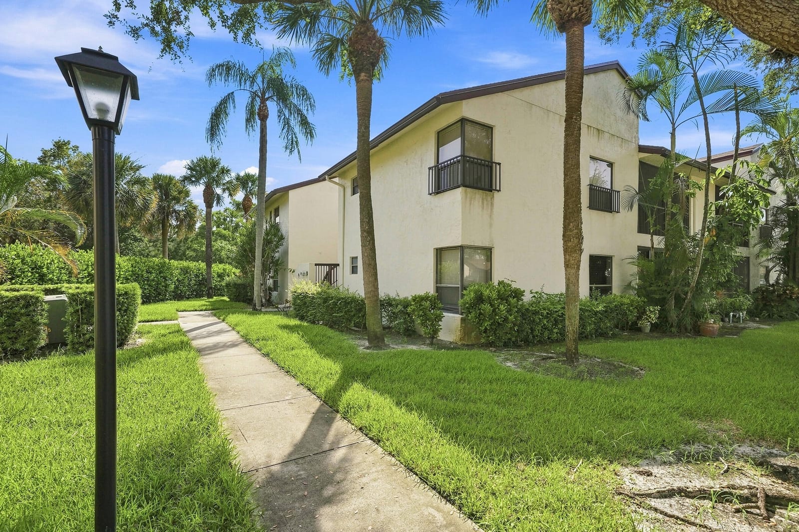 2581 CARAMBOLA Circle N 1868, Coconut Creek, FL 33066