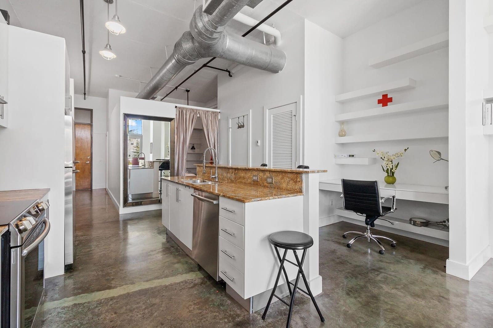 180 NE 4TH Avenue 308 — photo 6