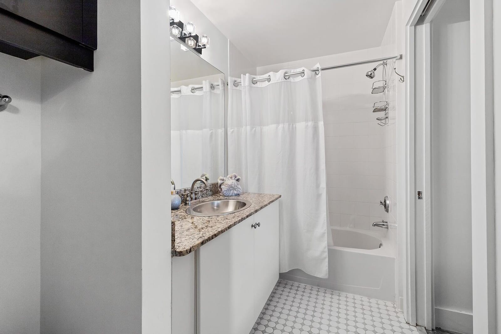 180 NE 4TH Avenue 308 — photo 10