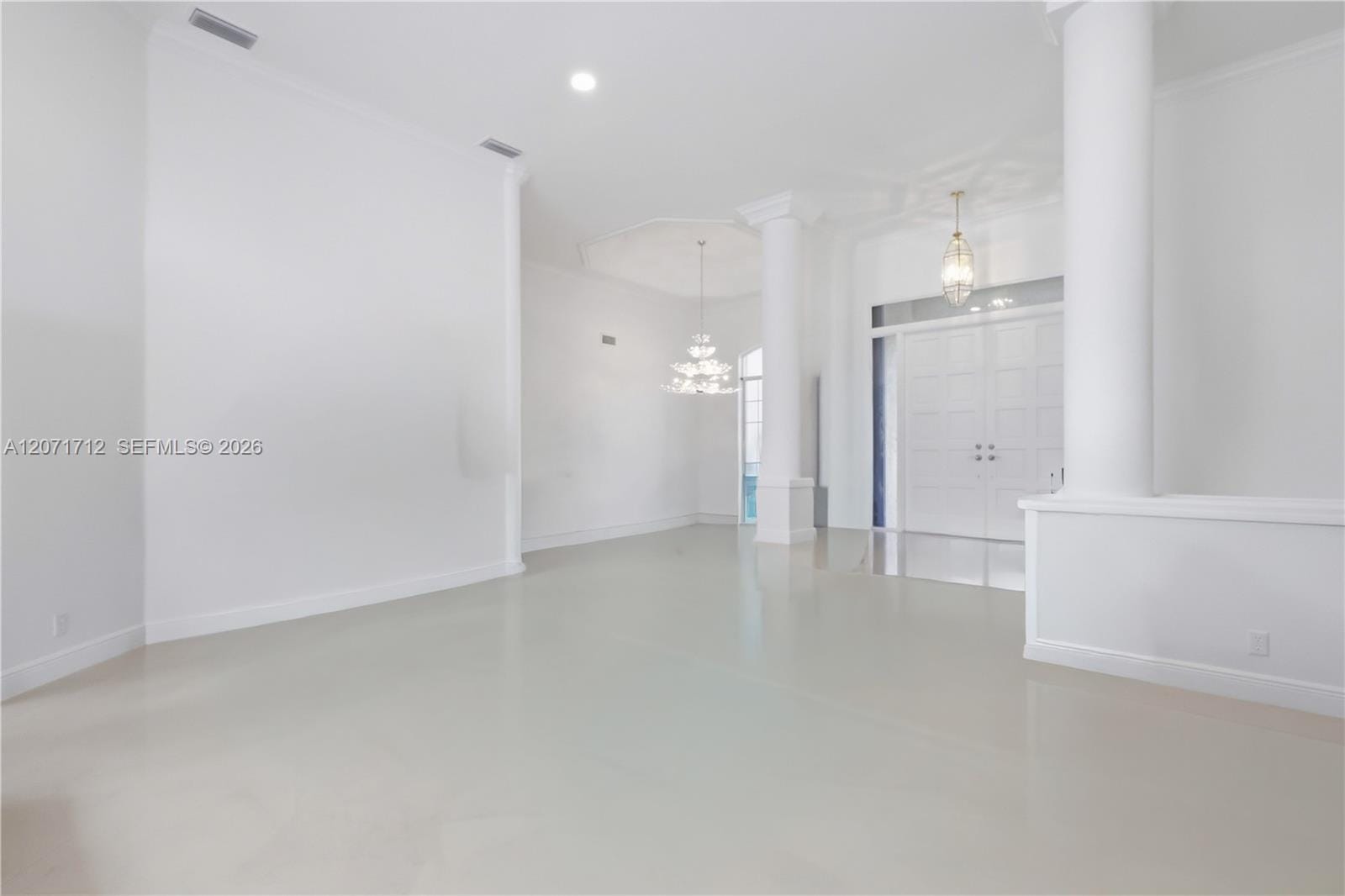 360 NE Coconut Circle — photo 10