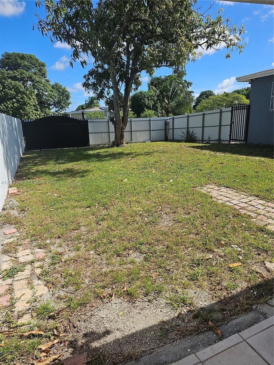 331 NW 195th Terrace — photo 5