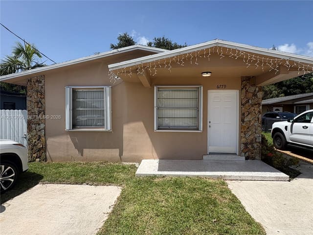 6777 SW 21st Street 6779, Miami, FL 33155
