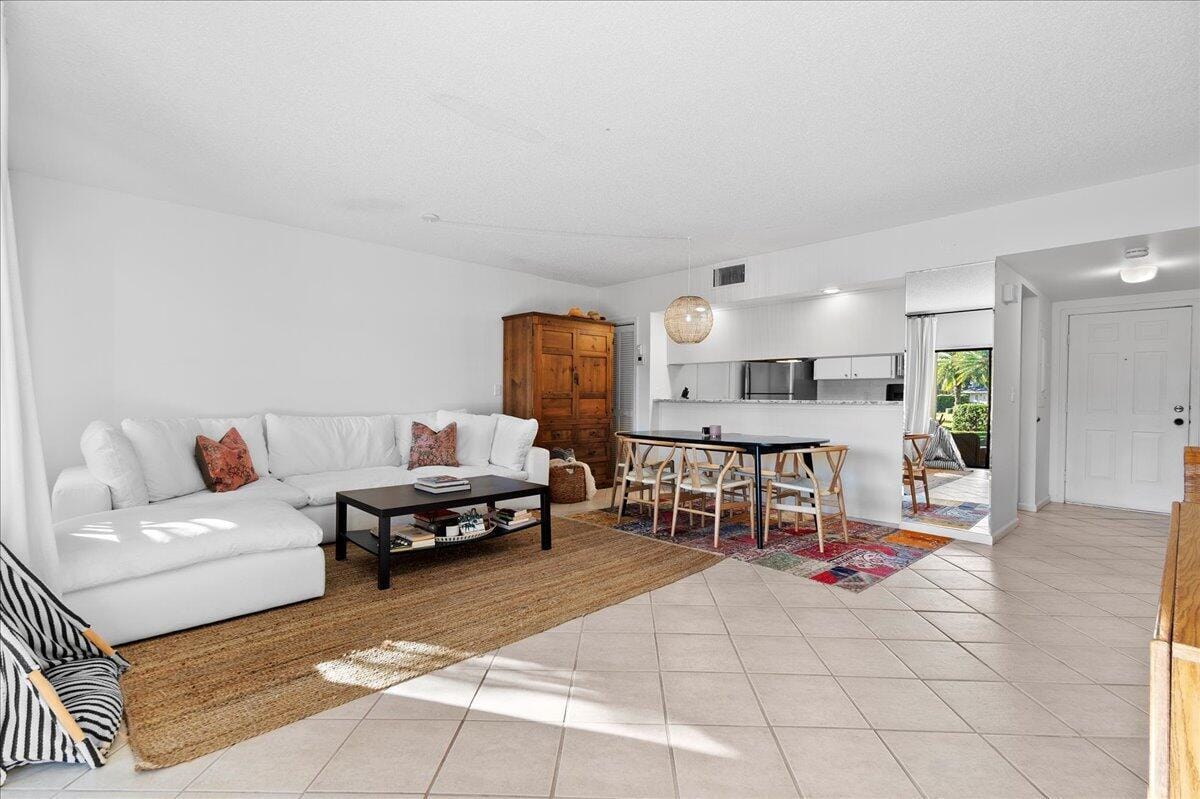 11863 Wimbledon Circle 446, Wellington, FL 33414 photo 7
