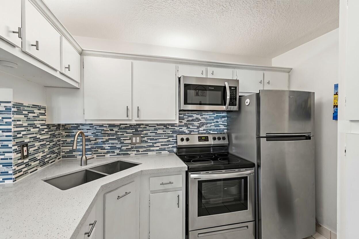1111 GREEN PINE Boulevard F1 — photo 11