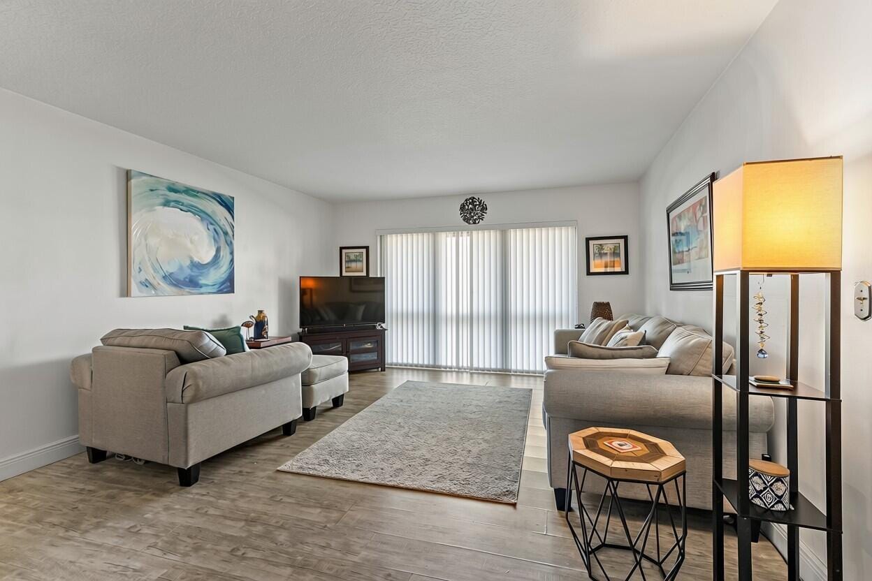 1111 GREEN PINE Boulevard F1 — photo 4