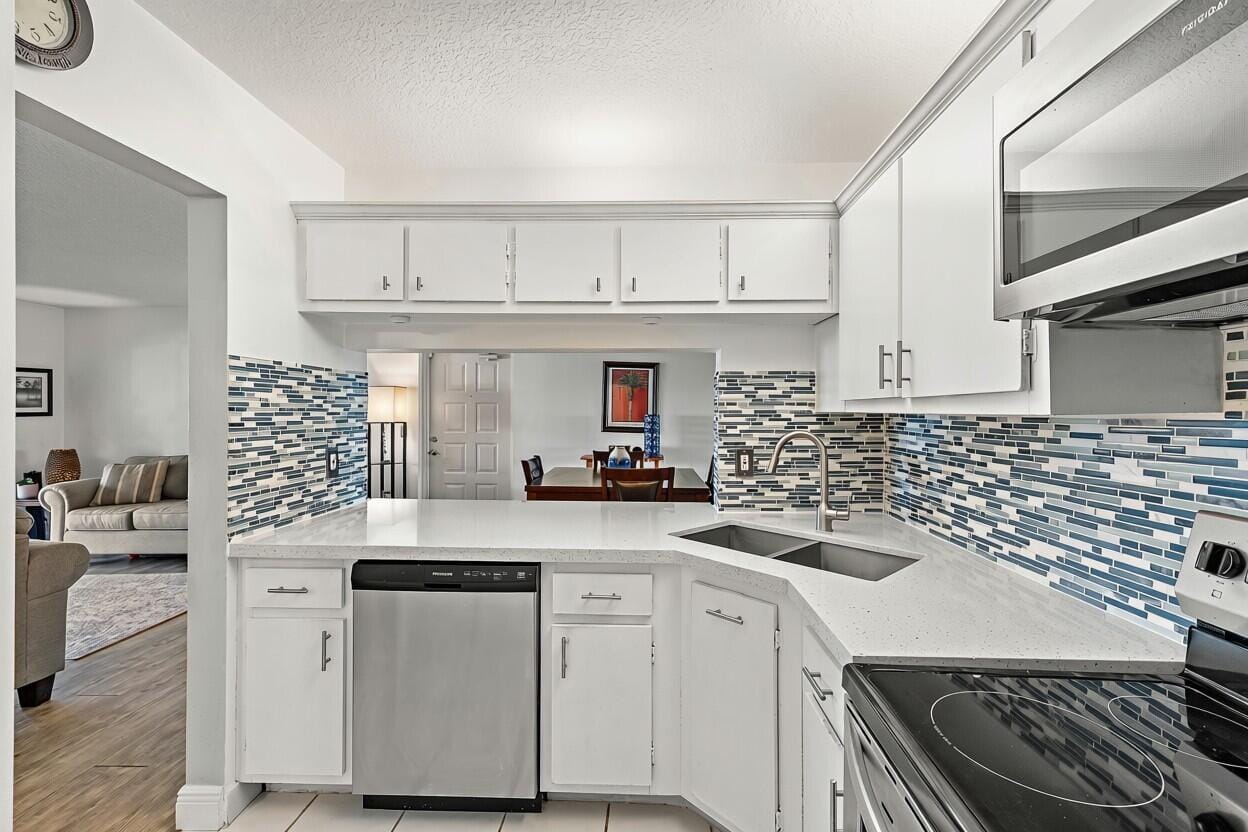 1111 GREEN PINE Boulevard F1 — photo 10