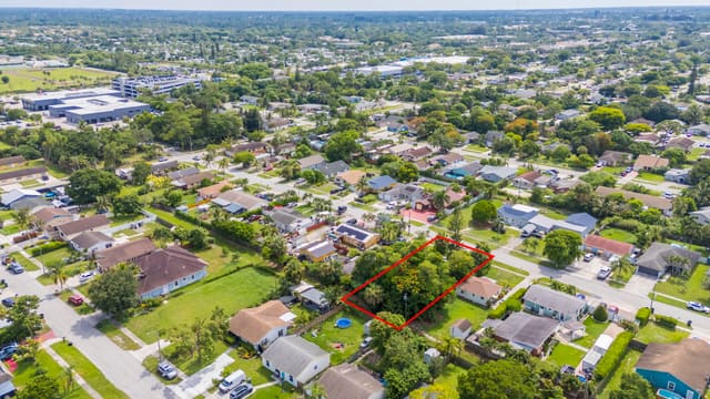 240 PERRY Avenue, Greenacres, FL 33463