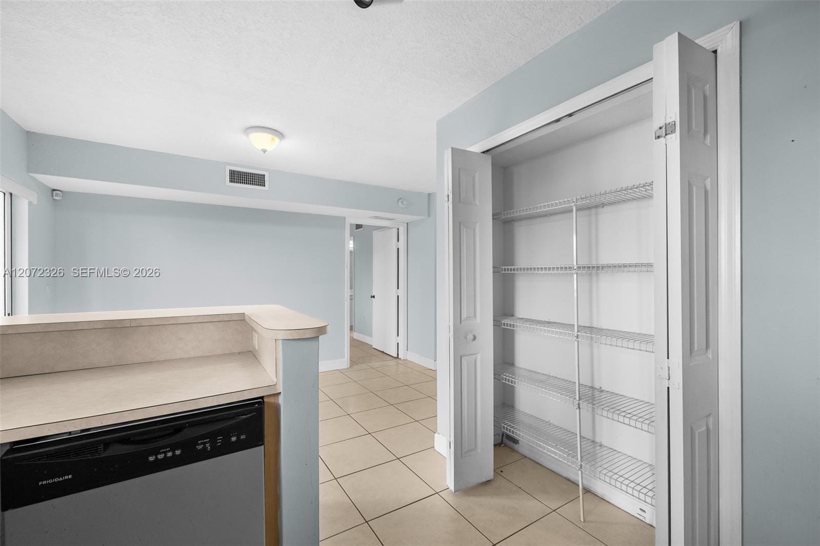 2930 SE 12th Road 101-31 — photo 5