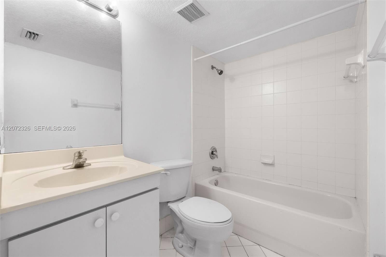 2930 SE 12th Road 101-31 — photo 11