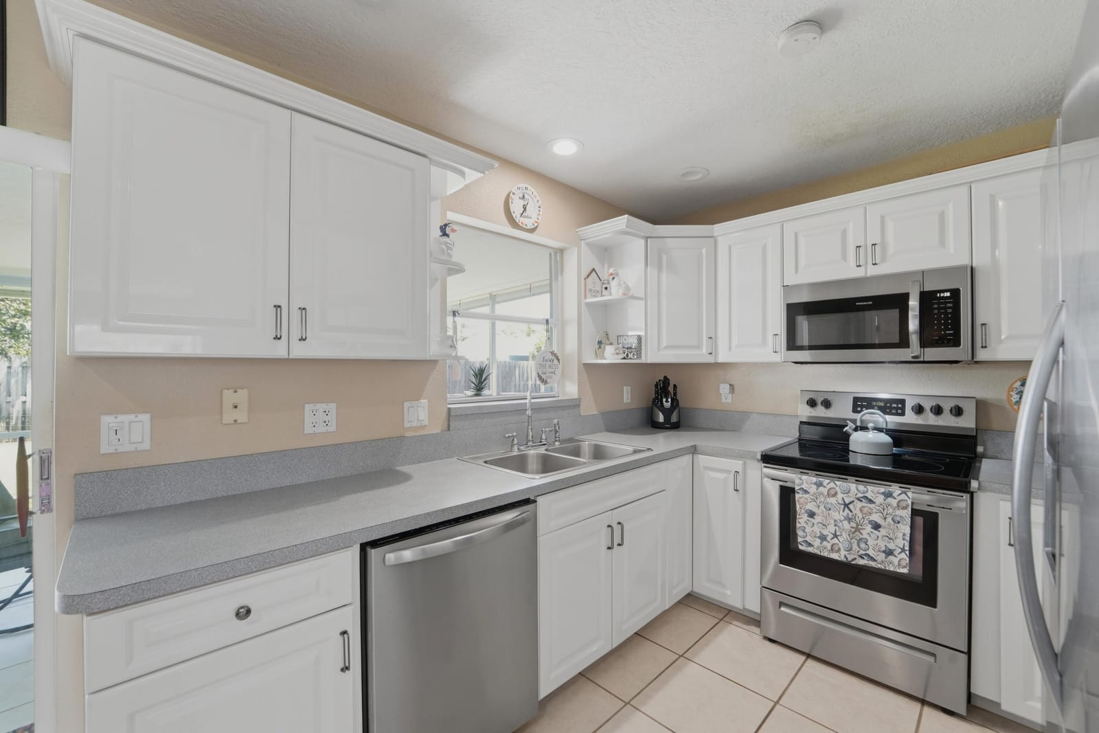 225 RIVER TERRACE Drive — photo 6