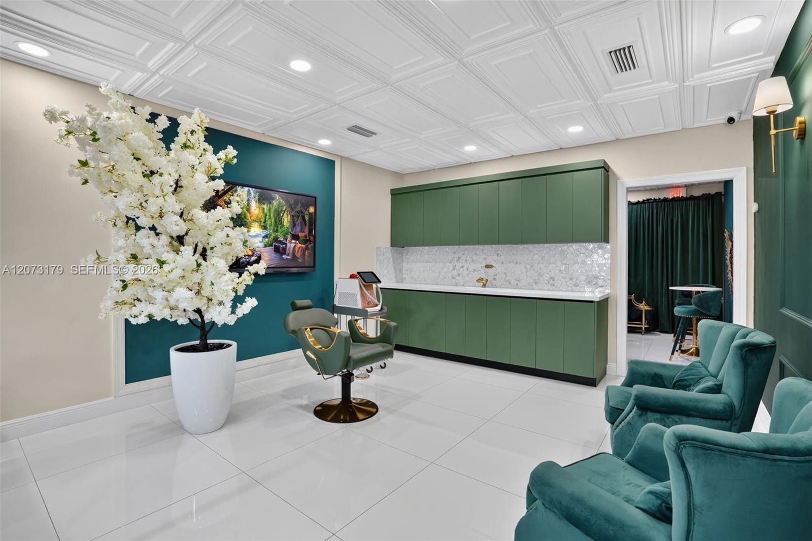 Turnkey Permanent Makeup Turnkey Permanent Makeup & Beauty Studio For Sale — photo 10