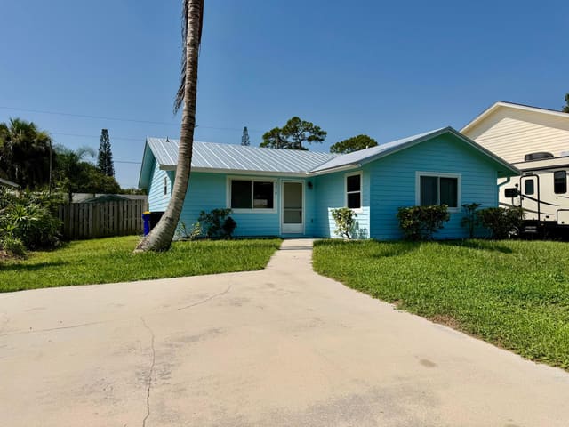 3816 SE Middle Street, sold in Vista Salerno Revised, Stuart, FL