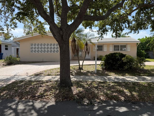5901 NE 21st Terrace, sold in Imperial Point 3rd Sec, Fort Lauderdale, FL