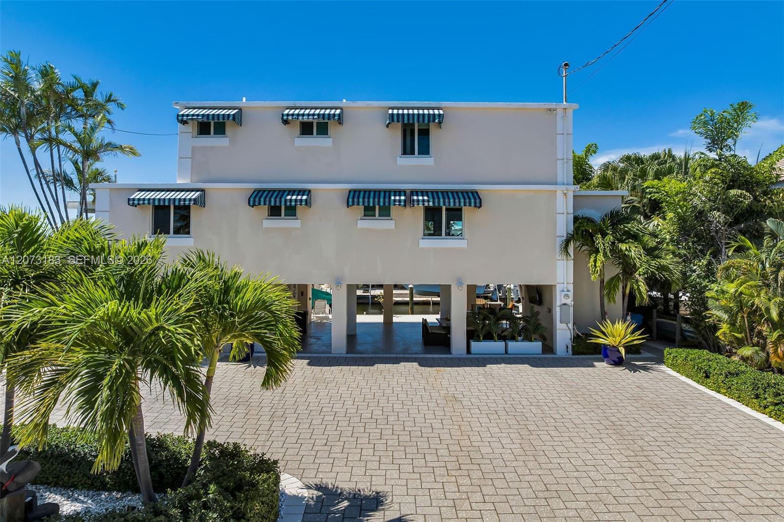 122 Court Contessa — photo 7